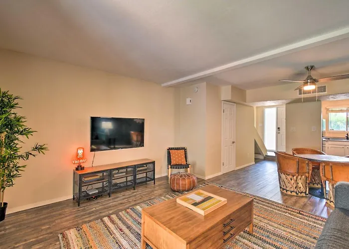 1 Mi To Old Town! Snowbird Escape W/ Pool Access