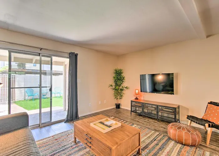 1 Mi To Old Town! Snowbird Escape W/ Pool Access Сasa de vacaciones Scottsdale