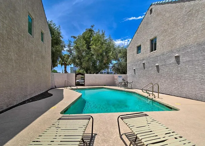 Сasa de vacaciones 1 Mi To Old Town! Snowbird Escape W/ Pool Access Scottsdale