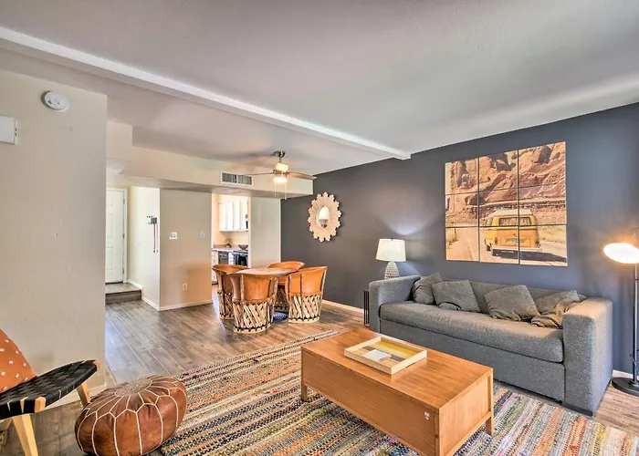 Сasa de vacaciones 1 Mi To Old Town! Snowbird Escape W/ Pool Access